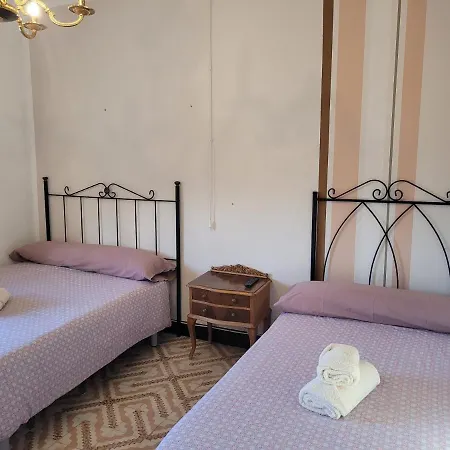 L´amparo -3 Espigas- Categoría Superior-15 Personas Casa rural Navarrete del Río